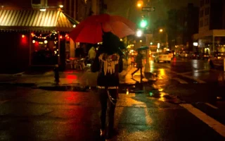 Fenomena "Late-Night Photography": Tren Motret di Tengah Malam yang Lagi Digemari Anak Muda 2026